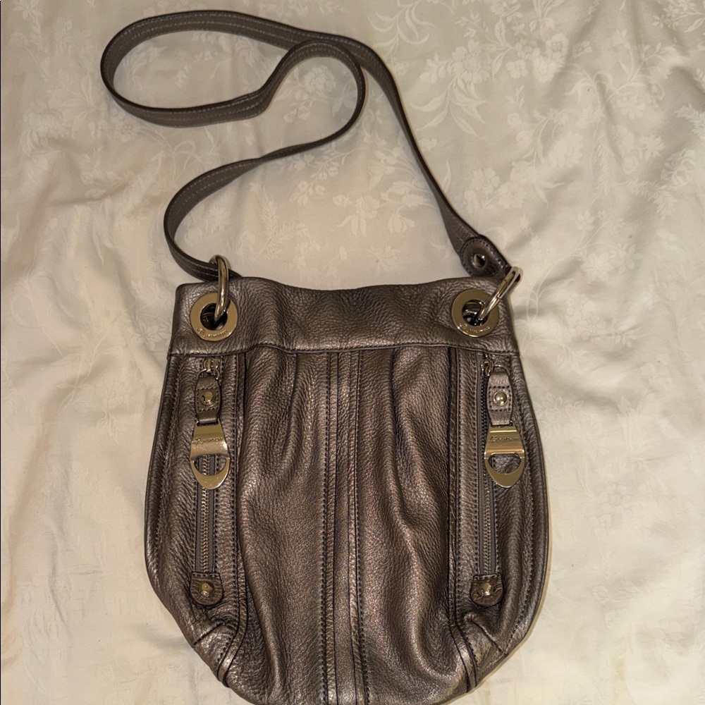 B‎ Makowsky metallic leather Crossbody purse